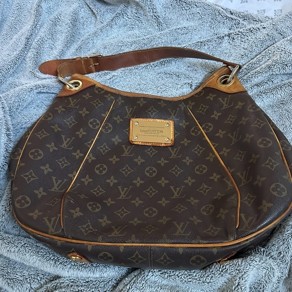 Louis Vuitton Galliera PM used bag - Picture 3 of 6